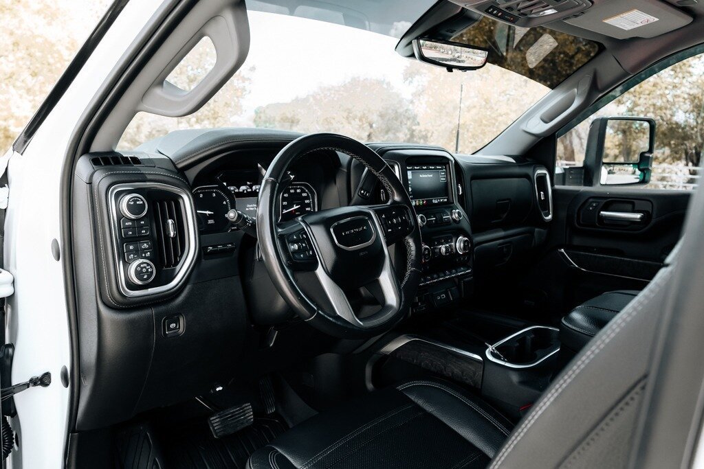 Used 2023 GMC Sierra 3500 Denali w/ Denali Ultimate Package AWD/4WD image 18