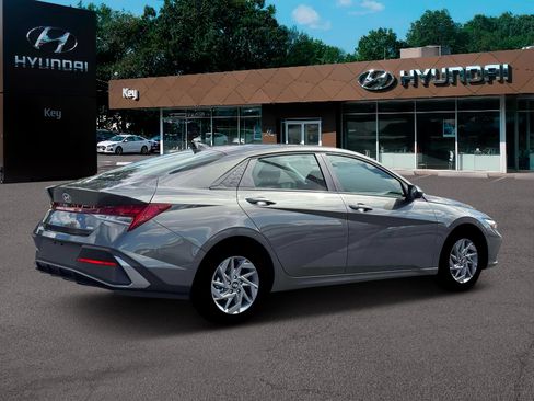 New 2026 Hyundai Elantra Blue image 8