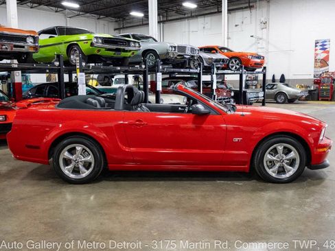 Used 2005 Ford Mustang GT Premium RWD image 9