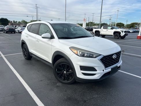 Used 2019 Hyundai Tucson SE image 1