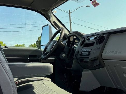 Used 2022 Ford F650 2WD Regular Cab Super Duty image 15