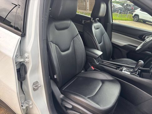 Used 2025 Jeep Compass Limited AWD/4WD image 37