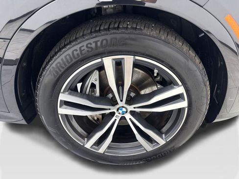 Used 2023 BMW X7 xDrive40i w/ M Sport Package AWD/4WD image 88