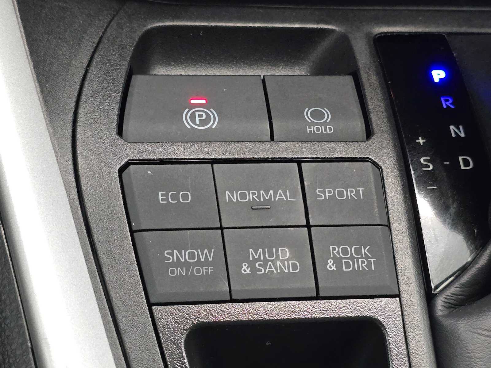 Certified 2025 Toyota RAV4 LE AWD/4WD image 15