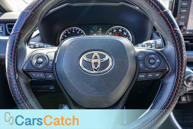 Used 2020 Toyota RAV4 XLE w/ Convenience Package FWD image 22