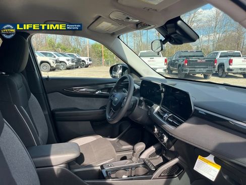 Used 2025 Chevrolet TrailBlazer LT image 36