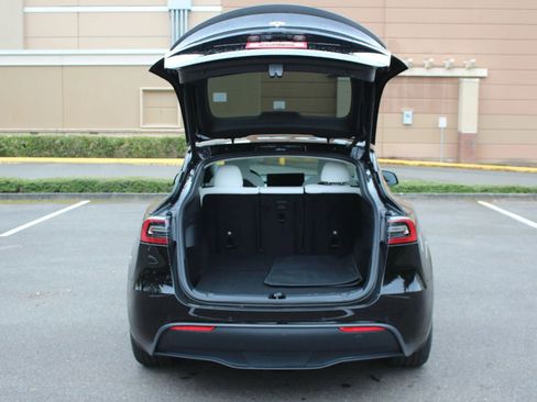 Used 2021 Tesla Model Y Performance AWD/4WD image 24