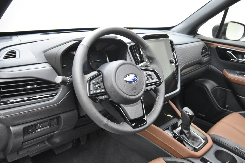 Used 2025 Subaru Forester Touring AWD/4WD image 11