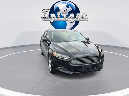 Used 2016 Ford Fusion SE image 3