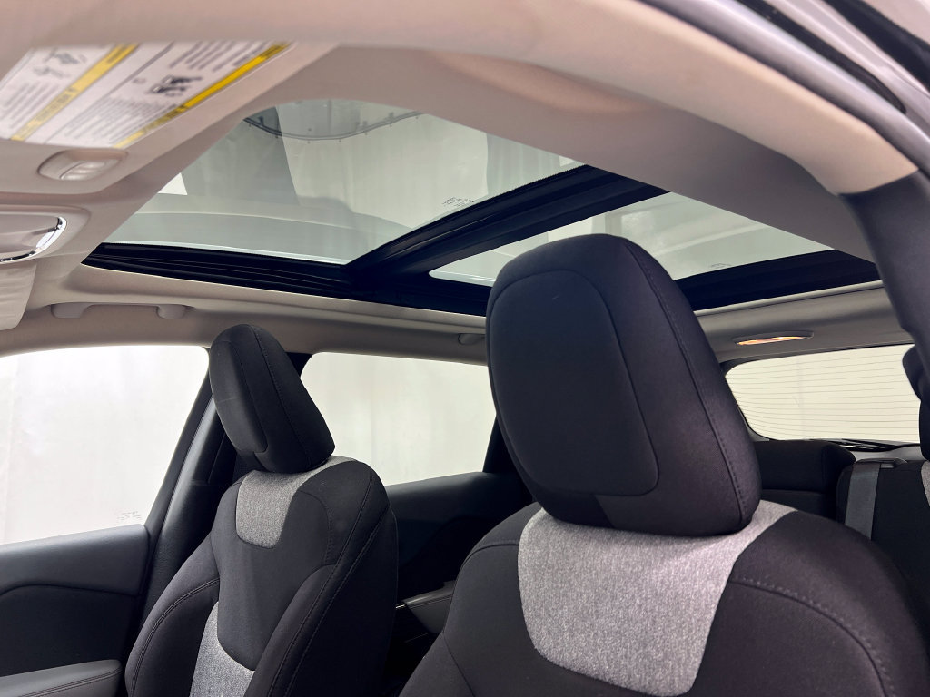 Used 2014 Jeep Cherokee Latitude FWD image 12
