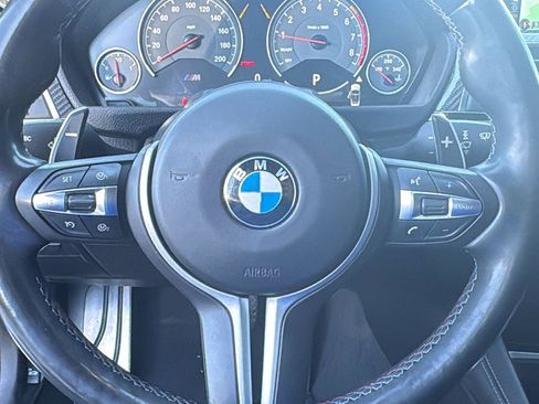 Used 2016 BMW M4 Convertible image 10