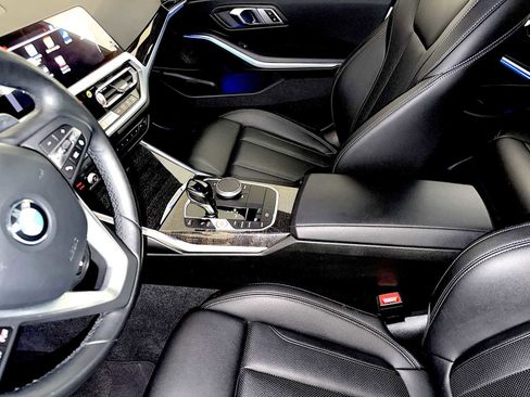 Certified 2022 BMW 330i xDrive 330i xDrive w/ Driving Assistance Package image 19