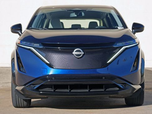 Used 2023 Nissan Ariya FWD image 6
