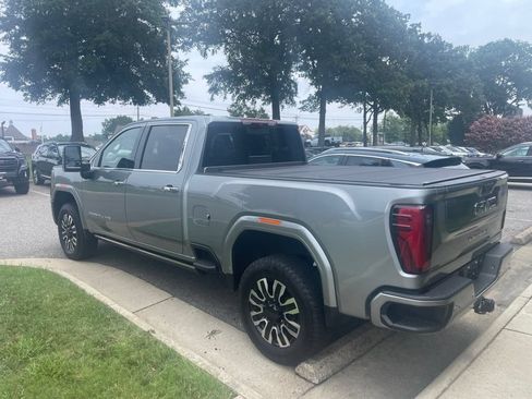 Used 2025 GMC Sierra 2500 Denali Ultimate w/ Max Trailering Package AWD/4WD image 3