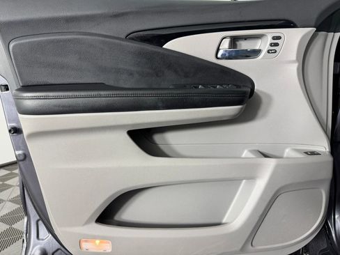 Used 2021 Honda Pilot Touring image 45