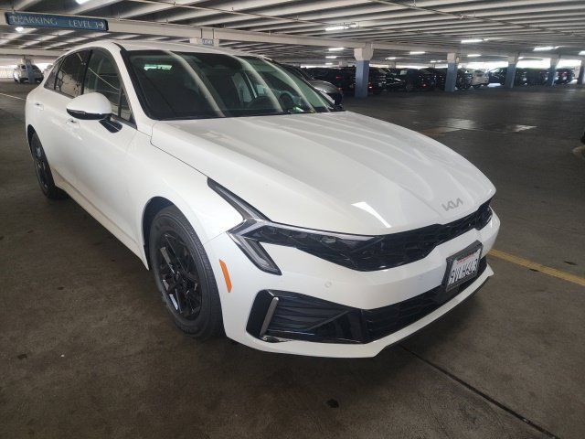 Used 2025 Kia K5 LXS FWD image 1