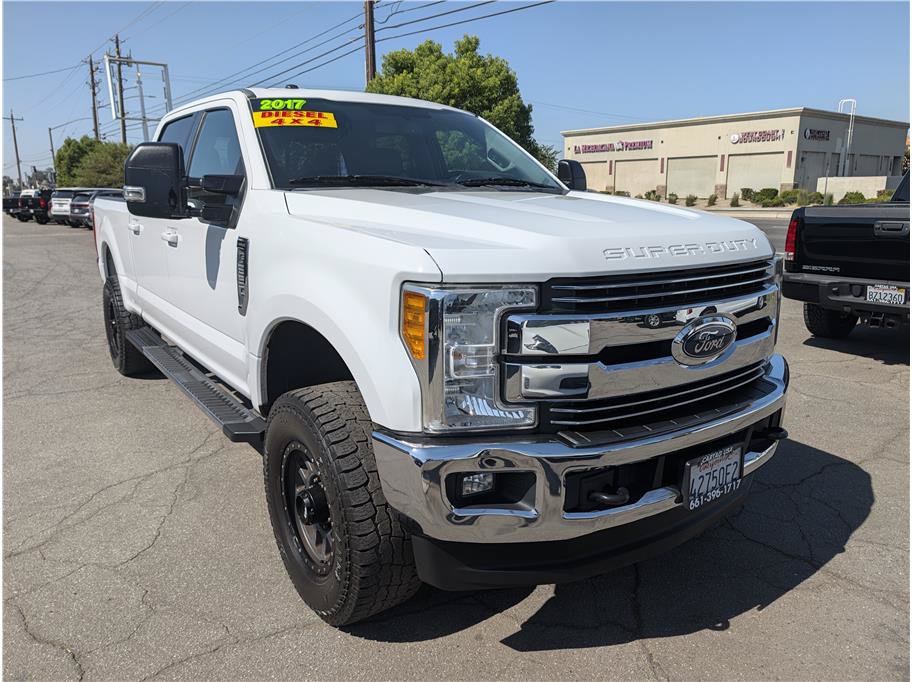 Used 2017 Ford F250 Lariat w/ Lariat Value Package AWD/4WD image 3
