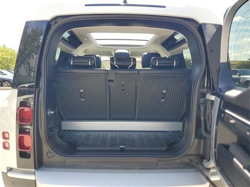Used 2021 Land Rover Defender 90 First Edition image 11