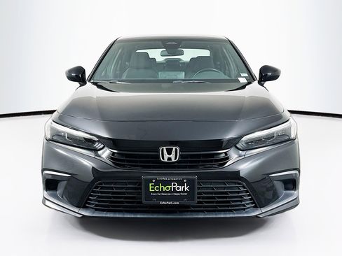 Used 2023 Honda Civic Sport image 2