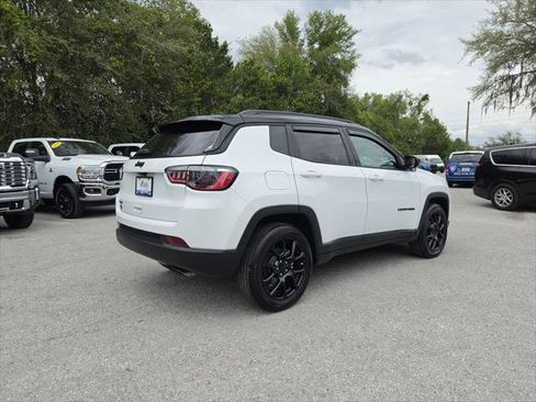 Certified 2022 Jeep Compass Latitude w/ Convenience Group AWD/4WD image 4