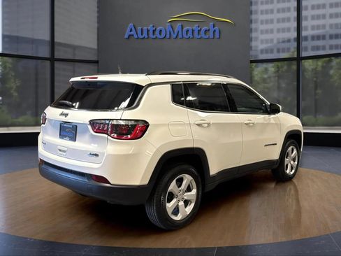 Used 2019 Jeep Compass Latitude w/ Popular Equipment Group AWD/4WD image 11