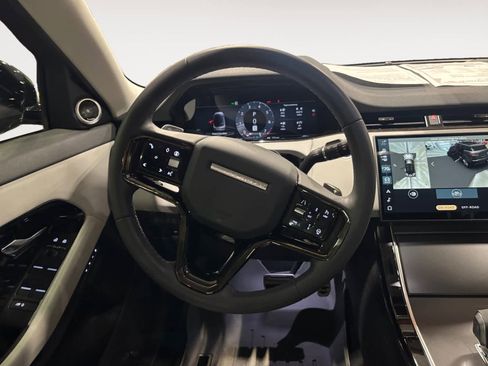 Used 2024 Land Rover Range Rover Evoque Dynamic SE image 13