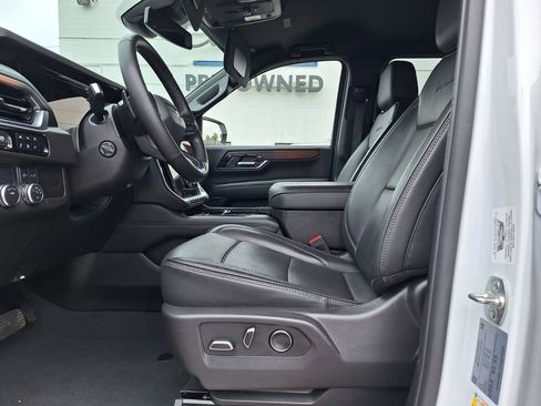 Used 2025 GMC Yukon XL Denali image 13