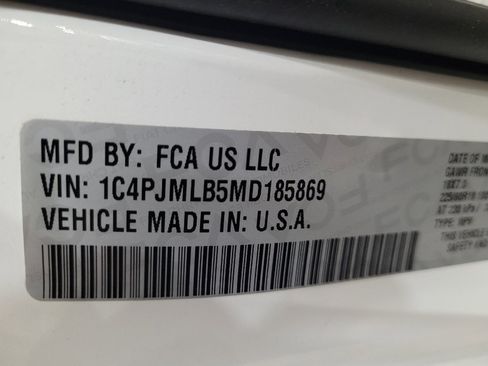 Used 2021 Jeep Cherokee Latitude Plus AWD/4WD image 33