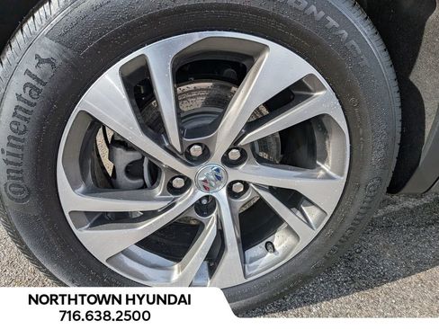 Used 2023 Buick Envision Essence image 44