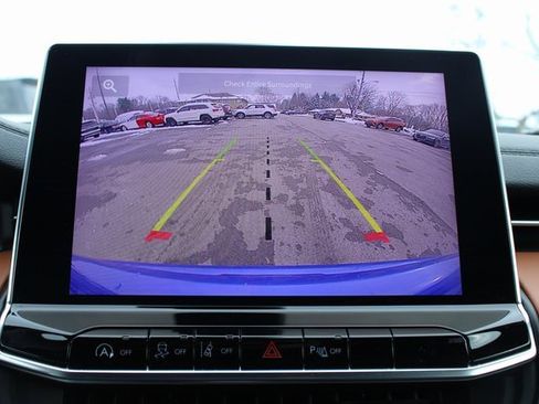 Used 2024 Jeep Compass Limited image 22