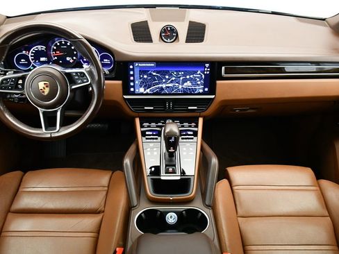 Used 2023 Porsche Cayenne Platinum Edition image 23