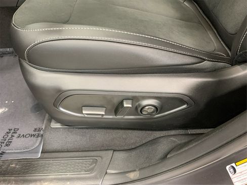 Used 2025 Jeep Grand Cherokee L Altitude image 18