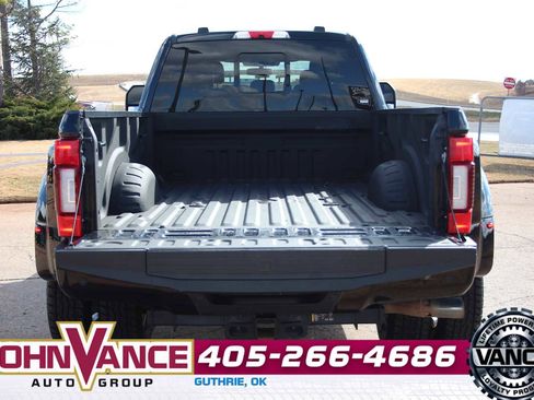 Used 2022 Ford F350 Platinum image 10