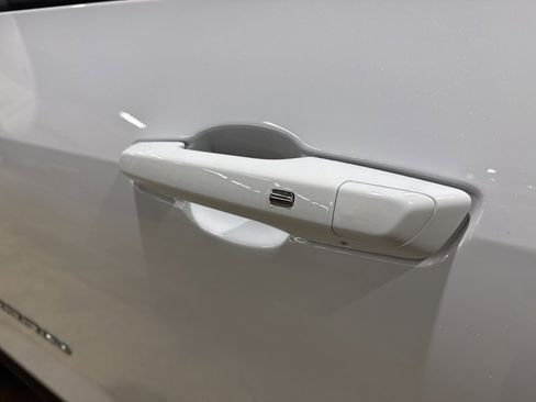 New 2026 GMC Terrain Elevation w/ Elevation Premium Package image 16