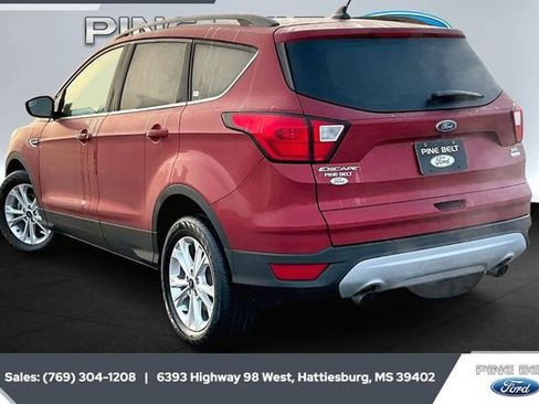 Used 2019 Ford Escape SEL image 2