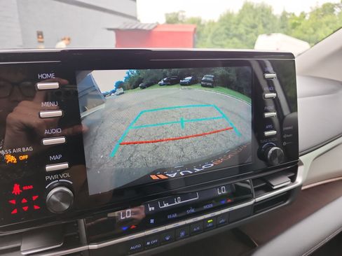 Used 2021 Toyota Sienna LE FWD image 18