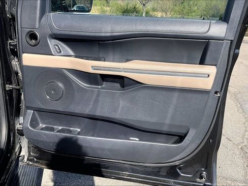 Used 2024 Ford Expedition Max XLT image 23