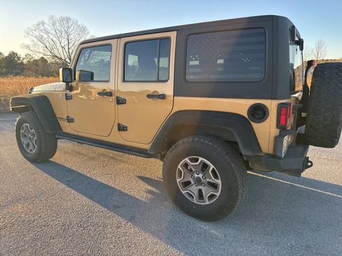 Used 2014 Jeep Wrangler Unlimited Rubicon w/ Max Tow Package image 9