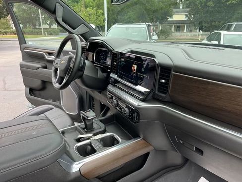 Used 2024 Chevrolet Silverado 1500 High Country w/ High Country Premium Package image 37