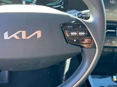 Certified 2024 Kia Niro LX image 24