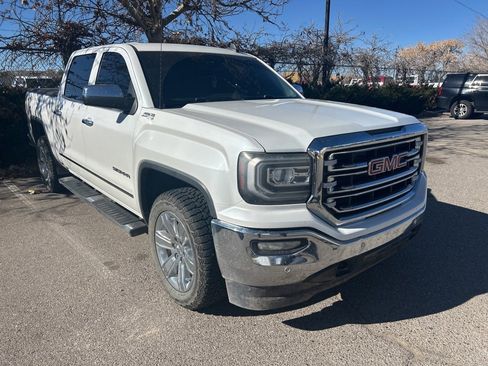 Used 2018 GMC Sierra 1500 SLT image 2