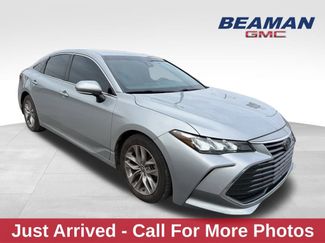 Used 2020 Toyota Avalon XLE video 1