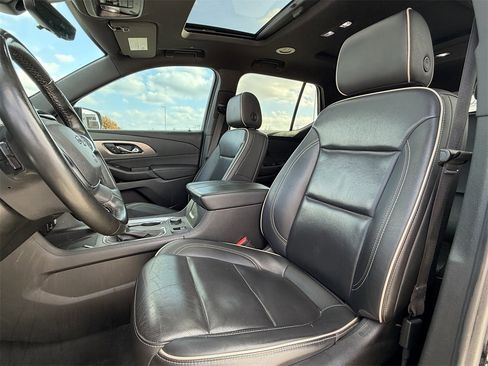 Used 2023 Chevrolet Traverse Premier w/ Redline Edition image 26