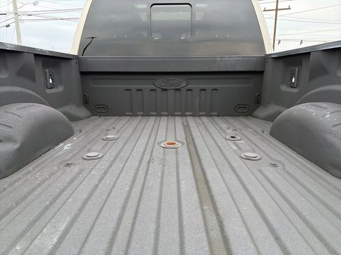 Used 2017 Ford F250 Platinum w/ Platinum Ultimate Package AWD/4WD image 11