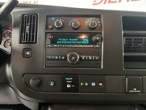 Used 2024 Chevrolet Express 3500 LS w/ Chrome Appearance Package RWD image 20