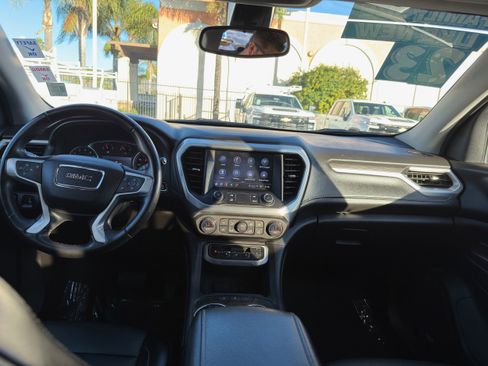 Used 2023 GMC Acadia SLT image 21