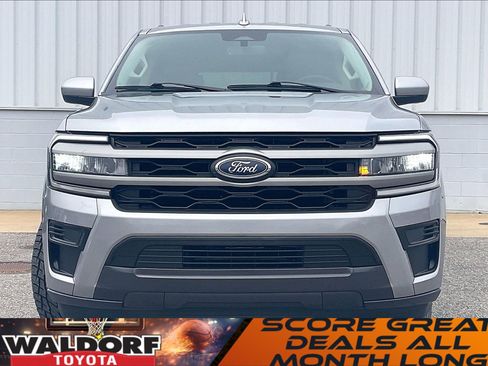 Used 2024 Ford Expedition XLT image 3