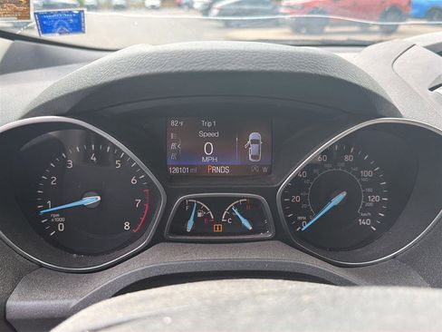 Used 2017 Ford Escape SE AWD/4WD image 16