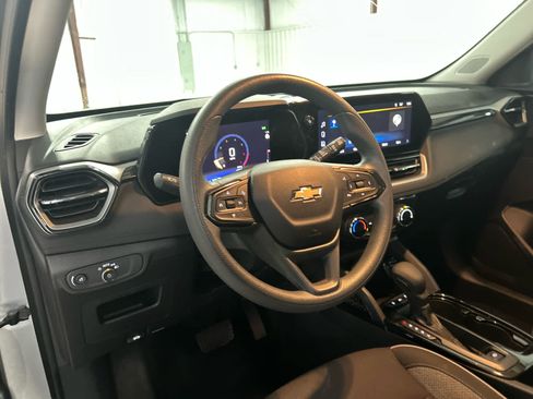Used 2025 Chevrolet TrailBlazer LT AWD/4WD image 22