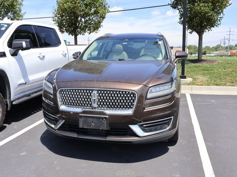 Used 2019 Lincoln Nautilus Reserve w/ Driver Assistance Package AWD/4WD image 2